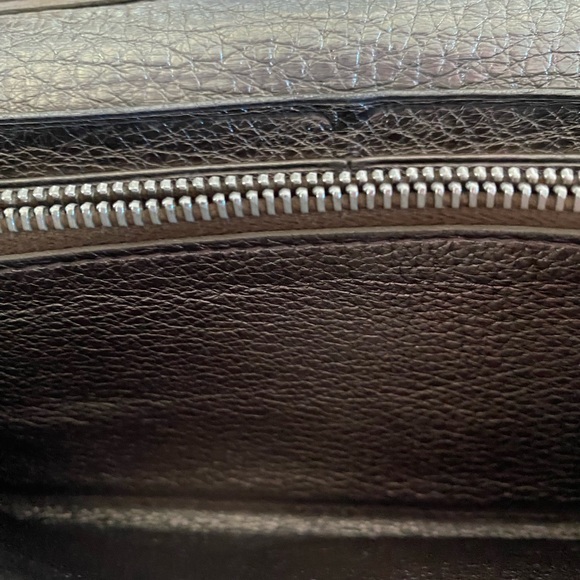 Prada soft saffiano metallic wallet EUC. $75 Authentic w silver hardware - Picture 11 of 16